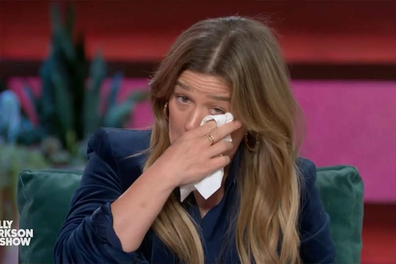 30 Minutes ago in New York, Kelly Clarkson was confirmed as…