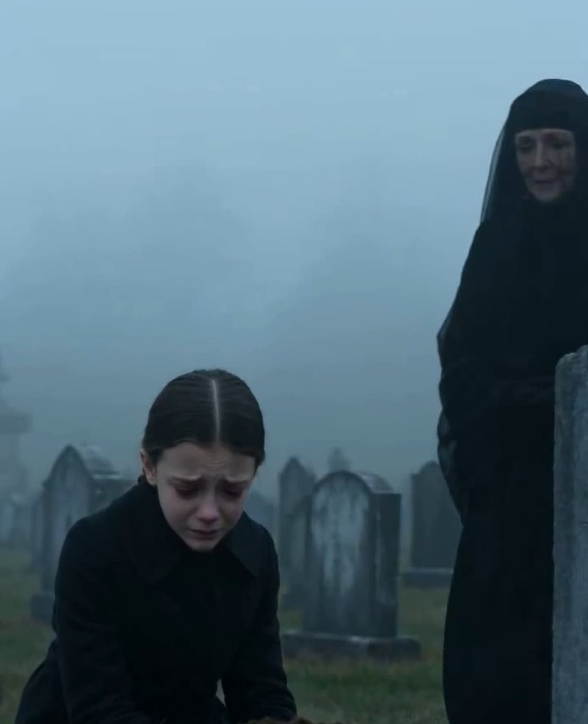 A Mourning Girl Found A Stranger At Her Father’s Grave